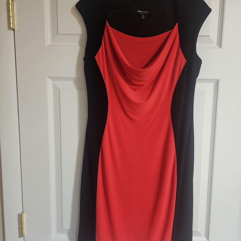 Ronni Nicole Elegant Red and Black Draped Midi Dress